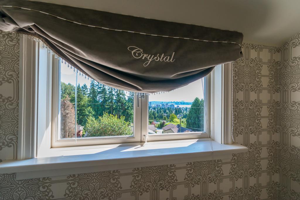 Crystal'S View Bed & Breakfast North Vancouver Exteriör bild