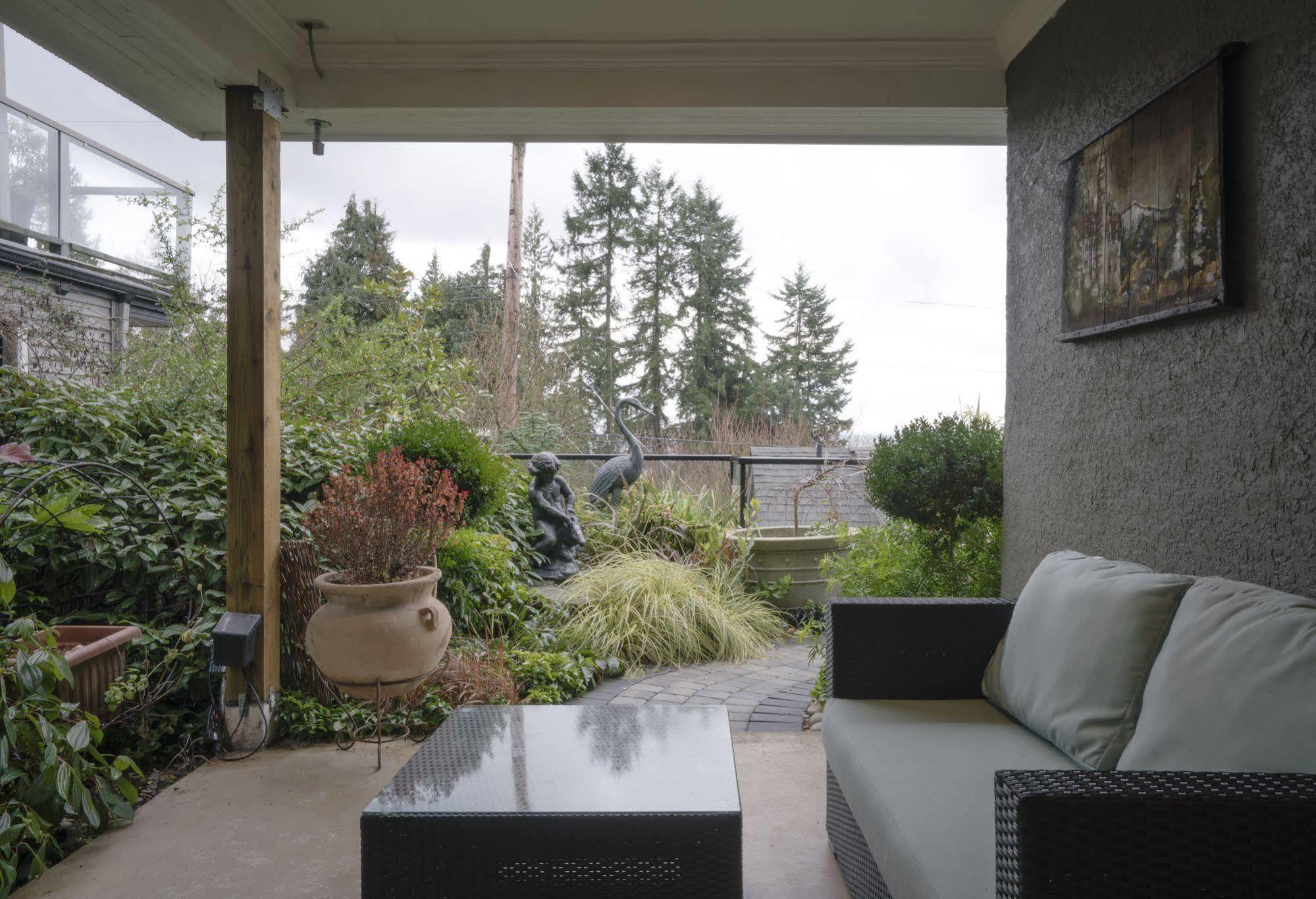 Crystal'S View Bed & Breakfast North Vancouver Exteriör bild