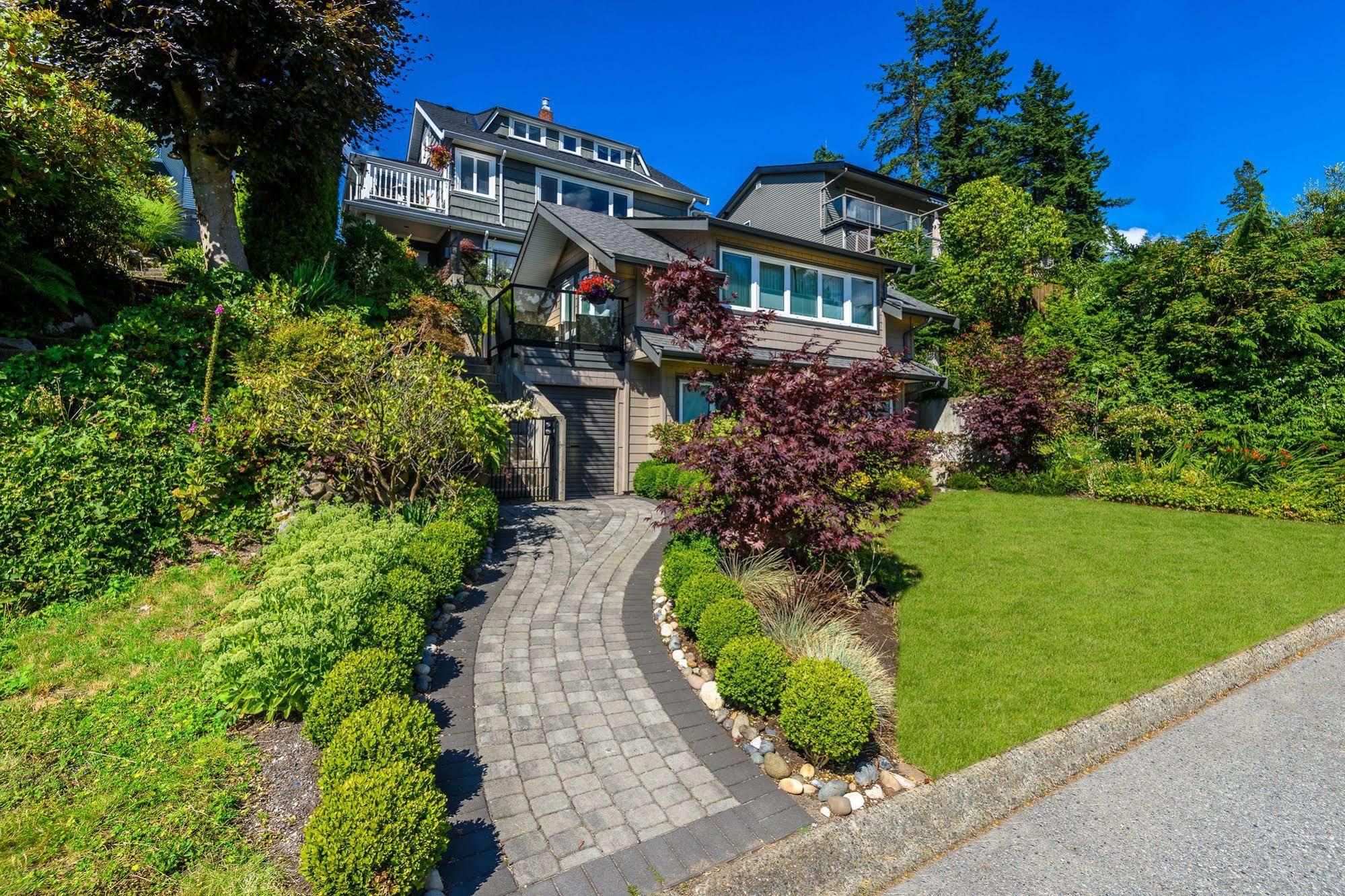 Crystal'S View Bed & Breakfast North Vancouver Exteriör bild